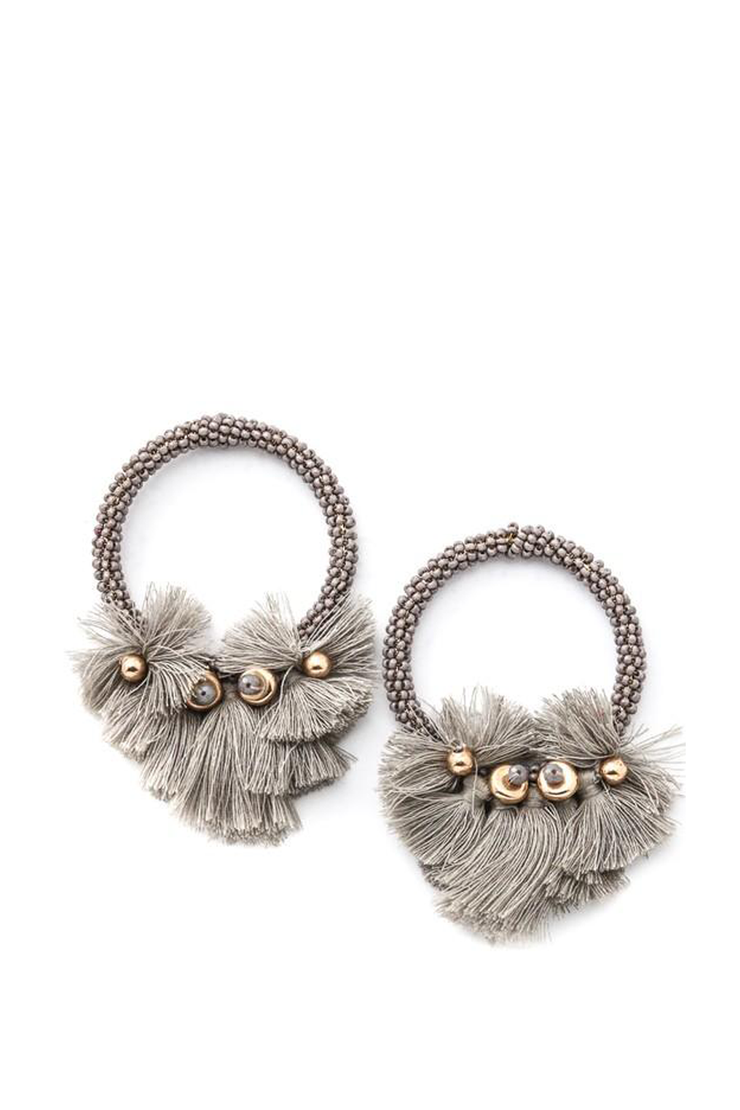 BEADED HOOD FLORAL TASSEL EARRING GRAY