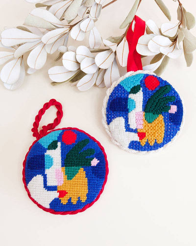 Unwind Studio - Bauble Flora Needlepoint Ornament Kit